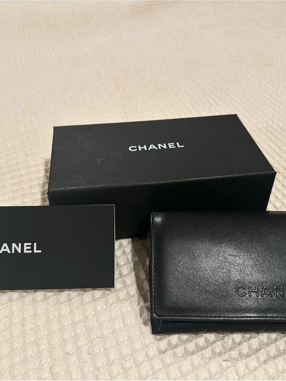 CHANEL - Interlocking CC Logo Oversize Sunglasses in Black/Gold Style #4251-J